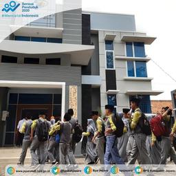 Kegiatan Field Trip Siswa-Siswi SMP di BPS Kabupaten Jepara